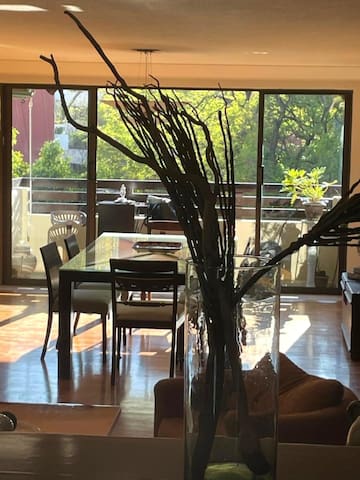 Polanco 2BD gem, next to Tiffany s store.