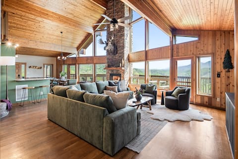A-Frame, Grand Views, Hot Tub, Mins to Boone & ASU