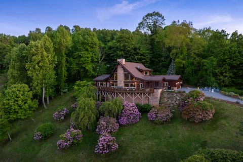 Skycrest Lodge | Ridgetop View, Game Room, Hot Tub