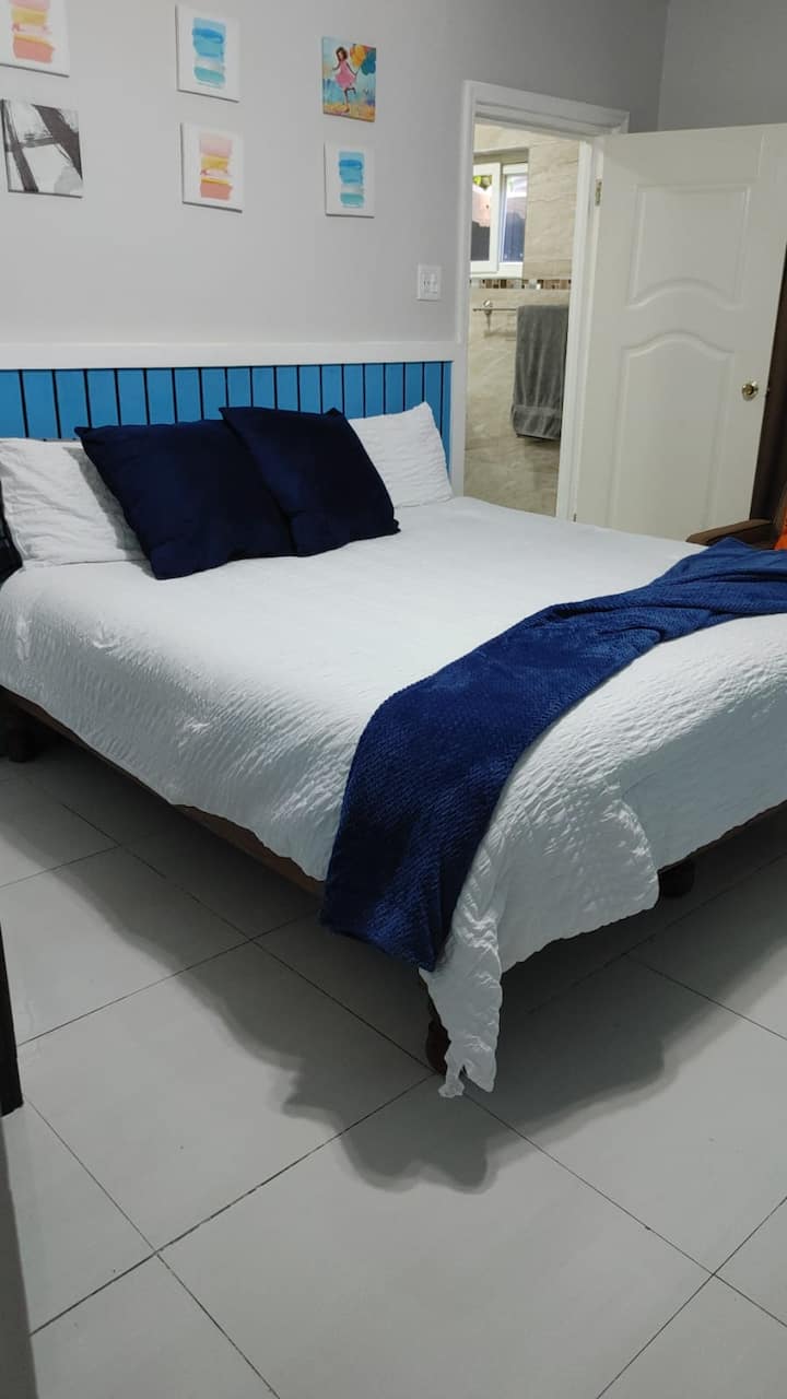 Bequemes Kingsize-Doppelbett