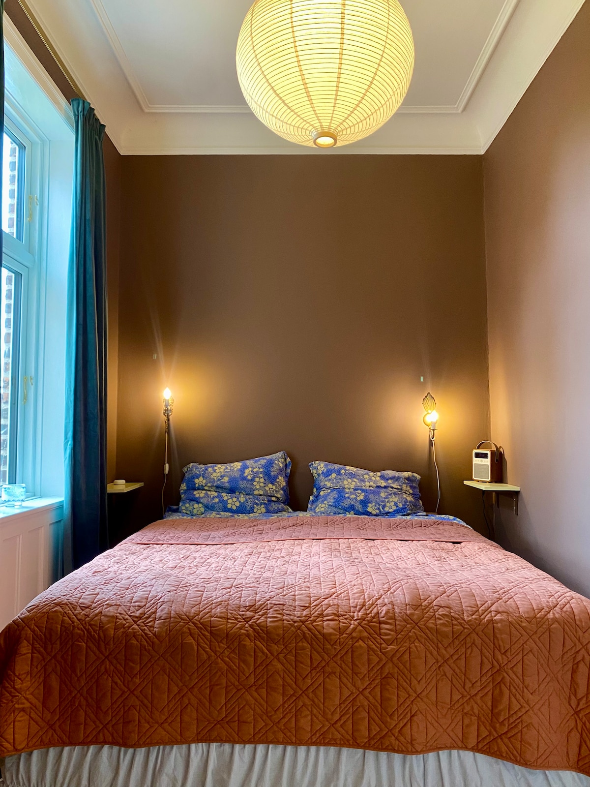 Spavaća soba (krevet: 160 × 200 cm)