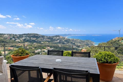 Top Airbnb: Amazing sea views in Begur town center house in Begur