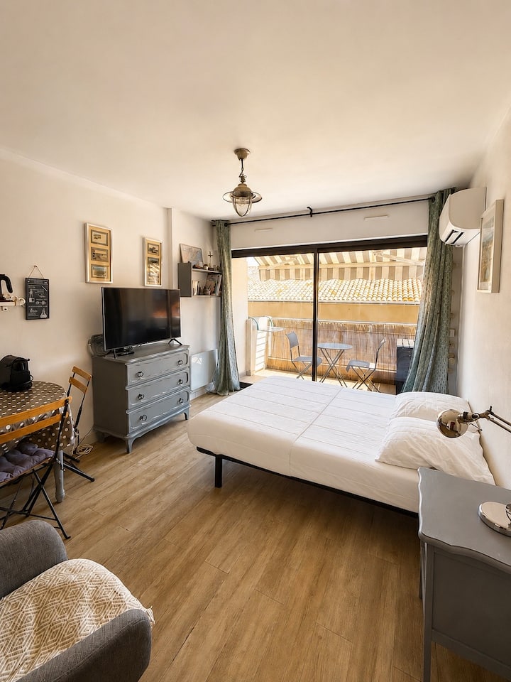 Joli Studio Central Avec Terrasse Et Parking - Sète
