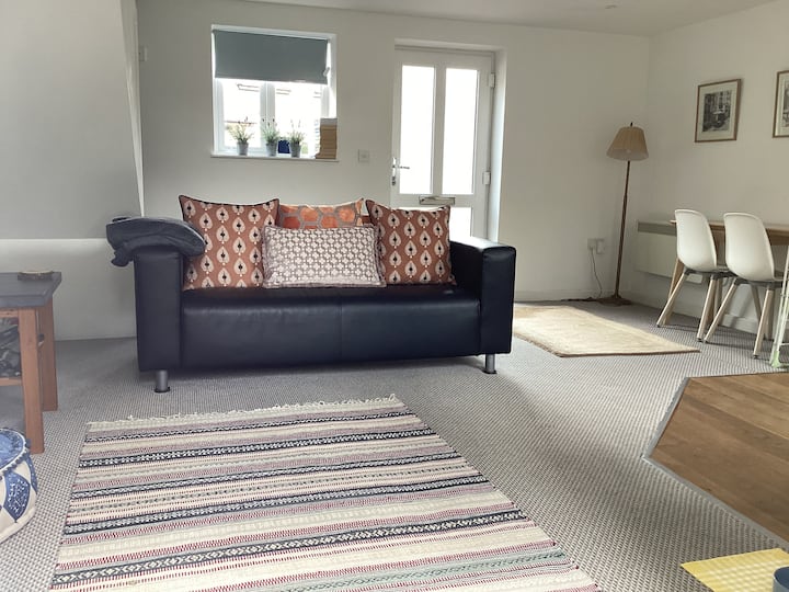 Cosy  Lodge In Beautiful Village - Cotswolds