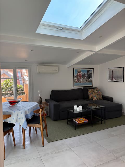 Top Airbnb: Paviljong de Rose with large roof terrace ! in Nice