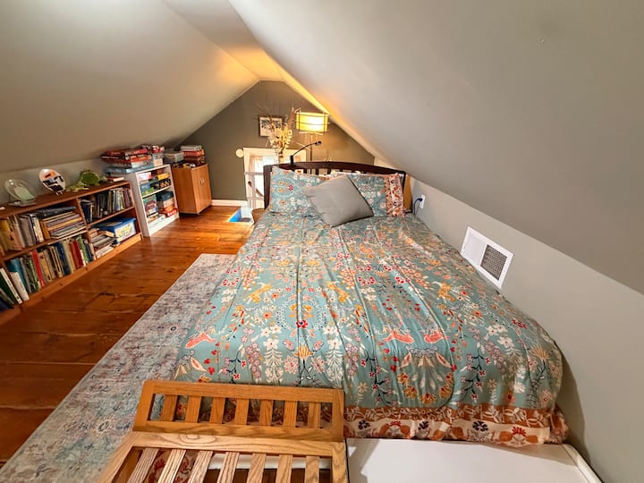 Cozy City Island Hideaway With Water Views - The Bronx, NY