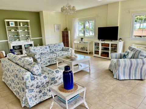Top Airbnb: Beachfront Villa Halkidiki (350m2) in Δήμος Νέας Προποντίδας
