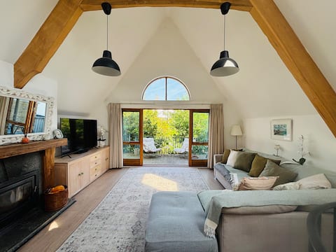 Popular Airbnb listing: Luxury Ballsbridge Dublin 4 Home & private Garden in Donnybrook