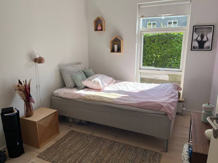 غرفة النوم 2