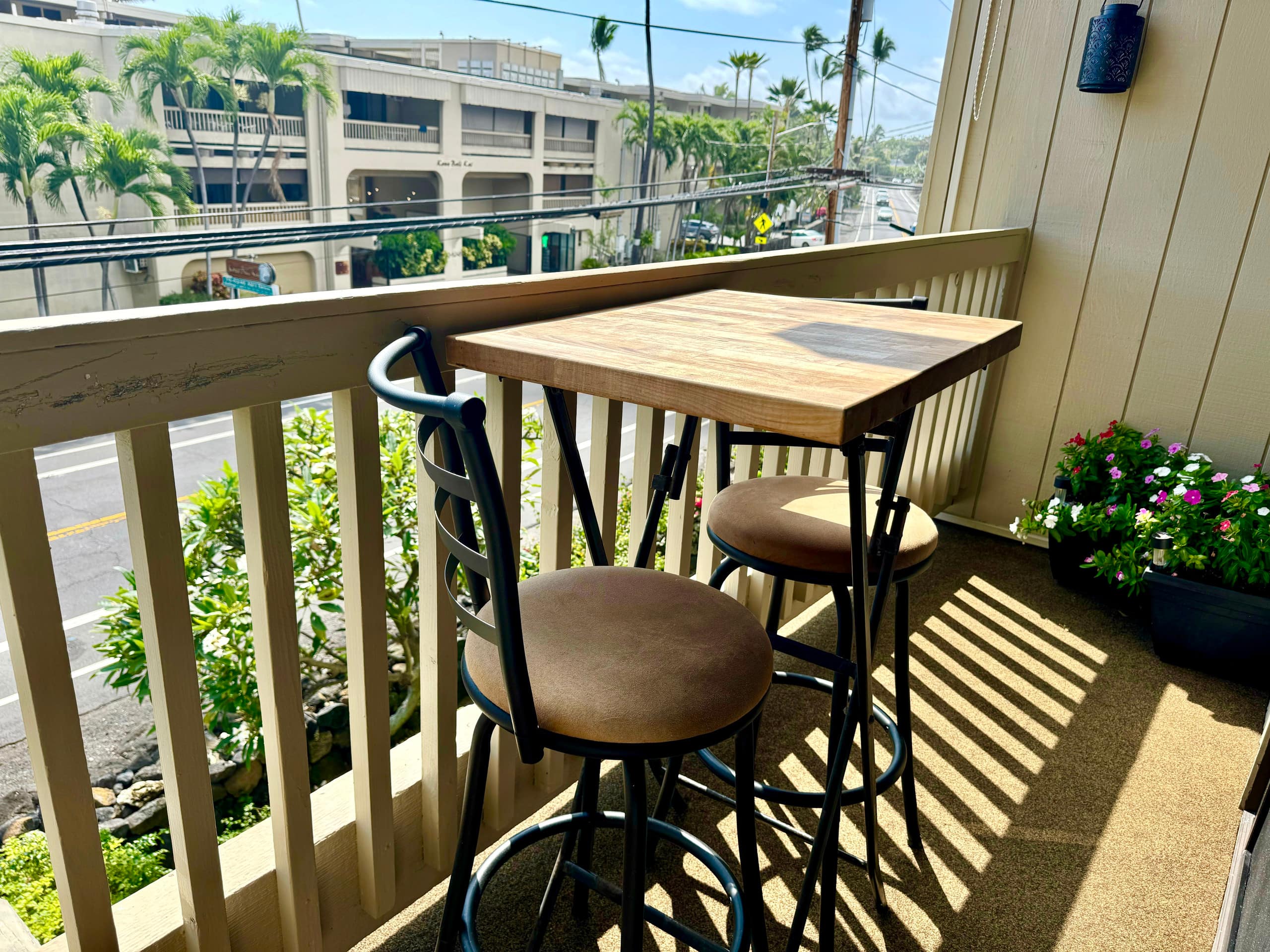 1 BR condo steps from Kona's premier surf break - Image 16