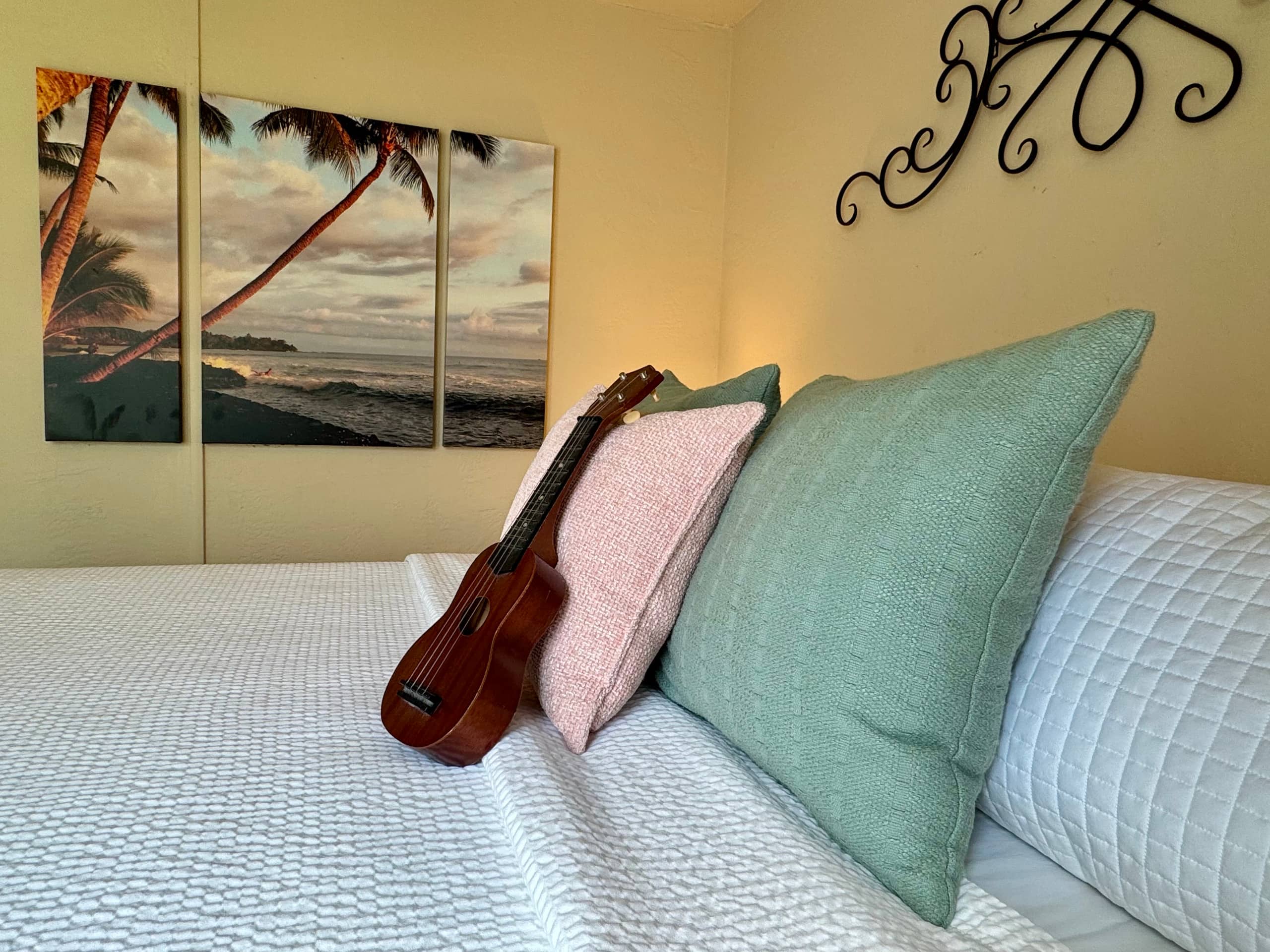 1 BR condo steps from Kona's premier surf break - Image 10
