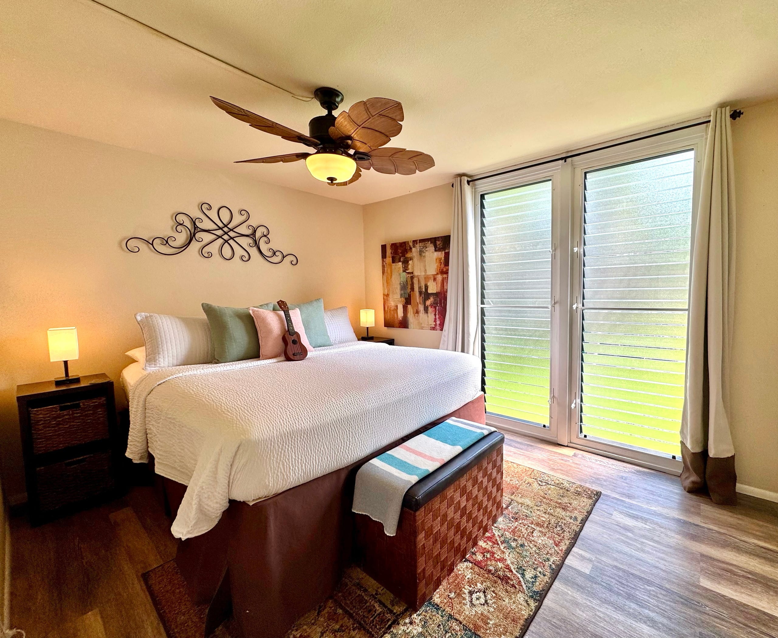 1 BR condo steps from Kona's premier surf break - Image 9