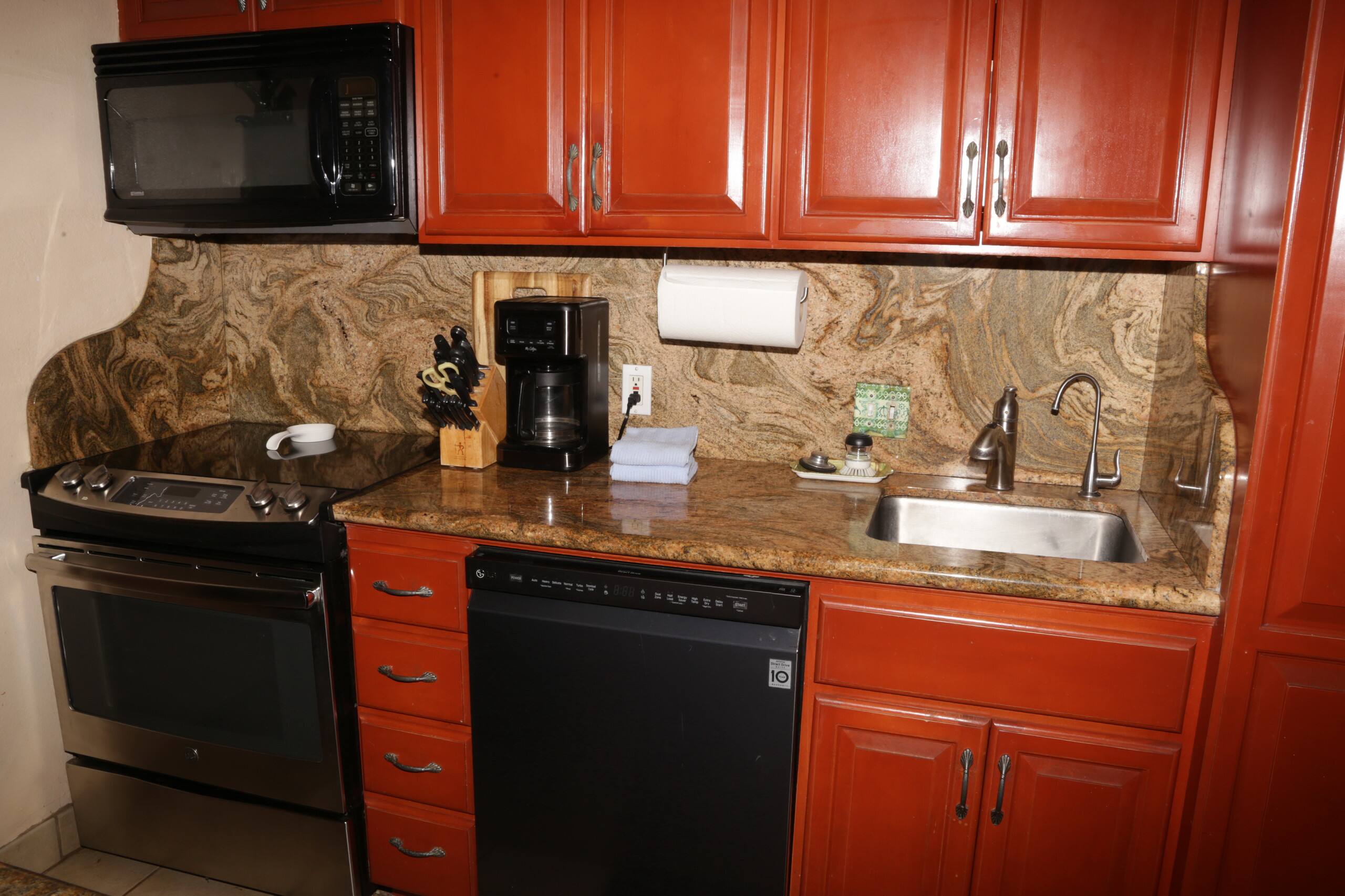 Condo in Lahaina · ★4.78 · 1 bedroom · 1 bed · 1 private bath - Image 6