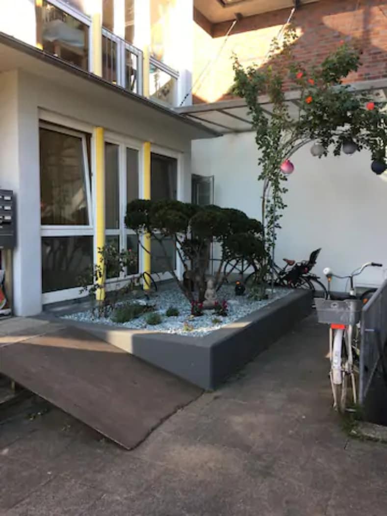 Business/study room in Cologne – 10 minutes from the city