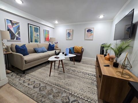 Top performing Airbnb: 1930's historical home downtown Orlando walkable in South Eola