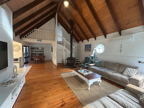 Beach Haven - Beautiful Great Ocean Road Getaway!