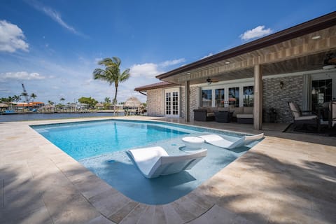 Beautiful boater’s paradise featuring a new pool!