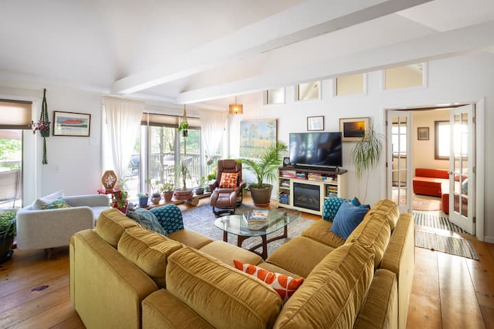 New Paltz Dog Friendly Retreat W/salt Water Pool - New Paltz