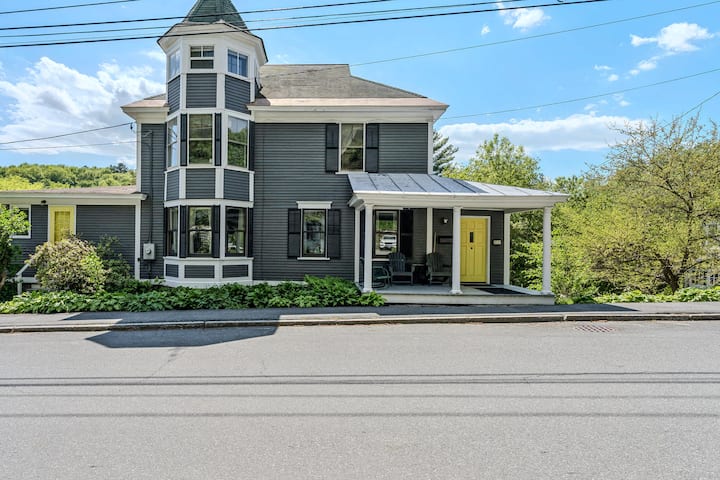 Historic House near Woodstock Inn with Porch