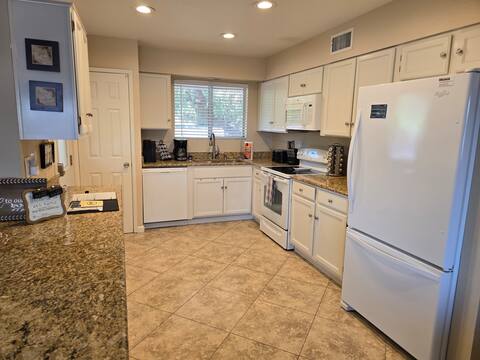 Sun City Home With 2 Car Garage and Cox Cable TV