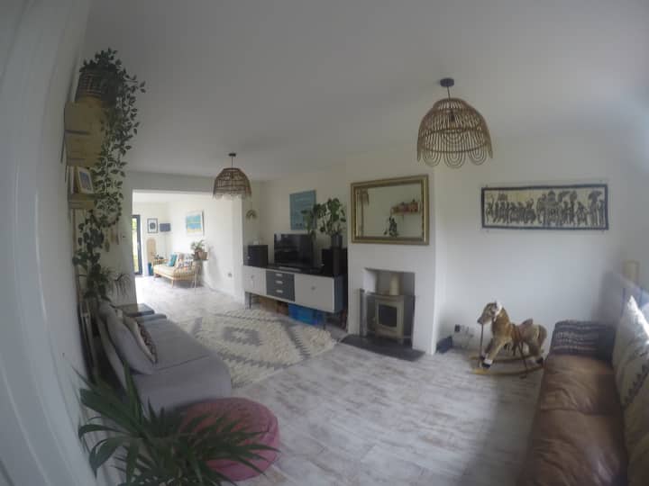 Lovely Modern 3 Bed Home, Short Walk To Beach - 紐奎