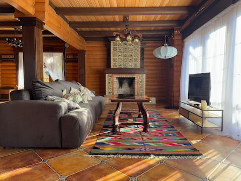 House near the foot of the mountain with a great view/No. 1