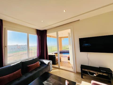 Ocean Gem 2BR - Private Indoor Pool & Ocean View