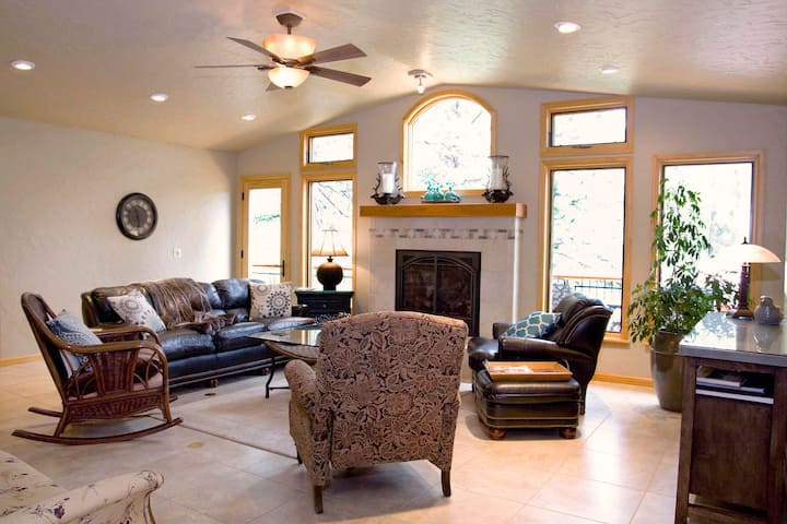 Fall River Getaway, Estes Park - Estes Park, CO