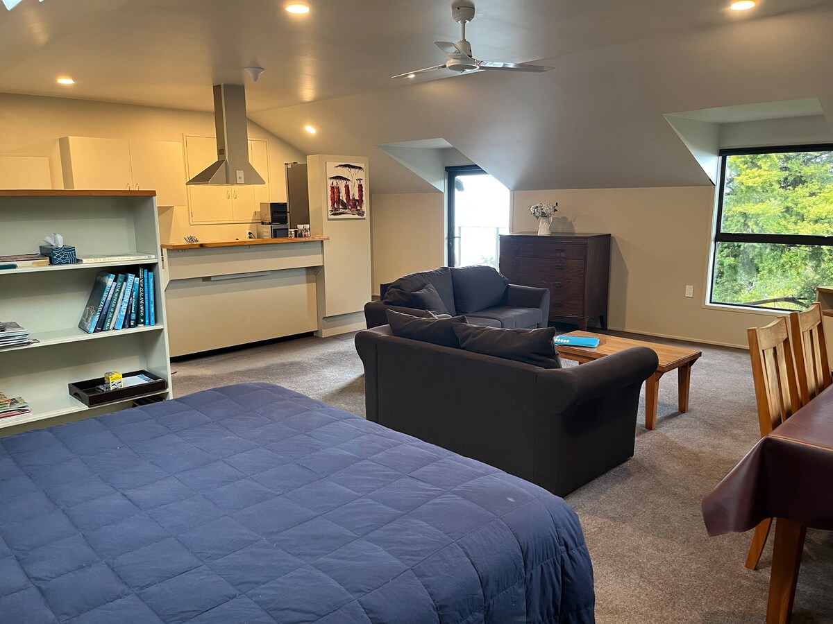 Top performing Airbnb: The Penthouse Studio at Lake Tarawera in Rotorua District South