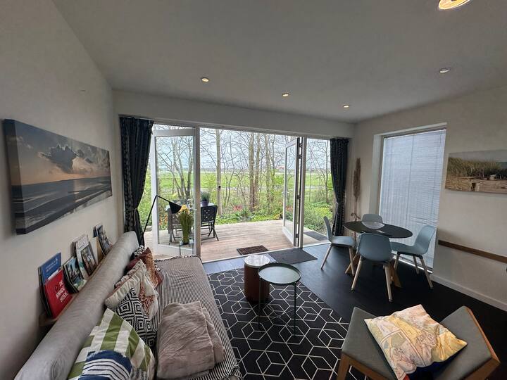 Lite Home At Sea In Goedereede
Now Super Renovated - Goedereede