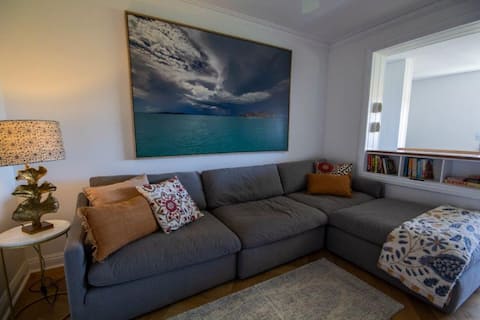 Top performing Airbnb: Modern Mediterranean Studio in Perth
