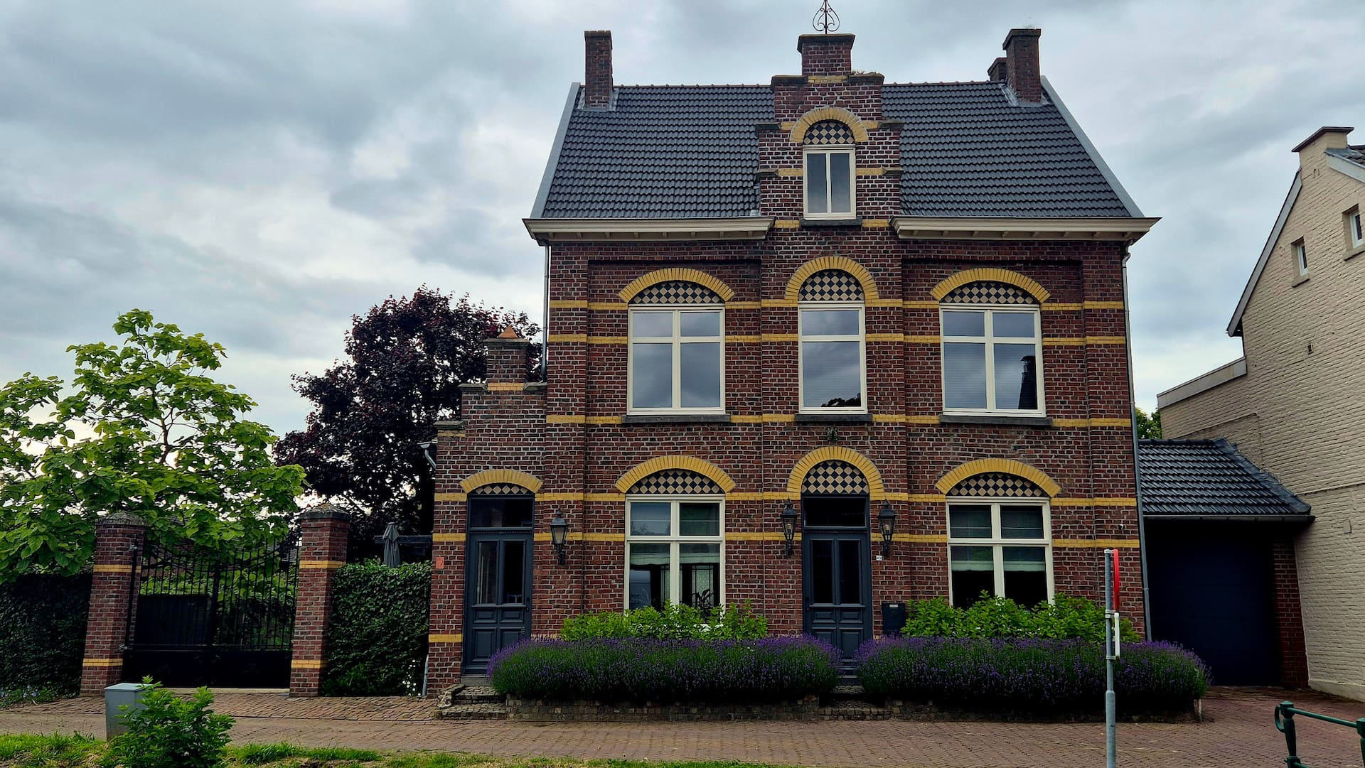 Studio in characteristic townhouse