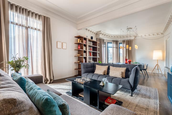 Luxury 5 Rooms Apartment, Exclusive Eixample Area - Catalogne
