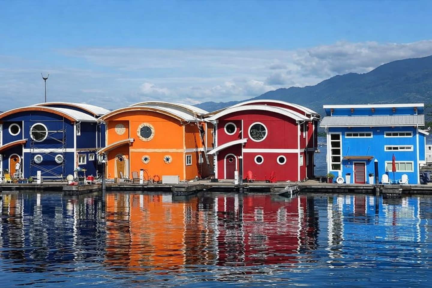 Maison flottante en bord de mer