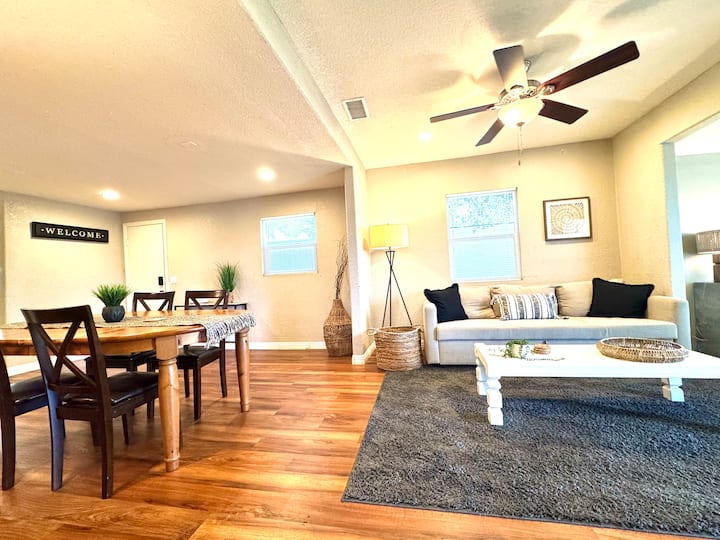 Downtown Riverside 2bd/1 Bth/kit (Unit A) - Rialto, CA