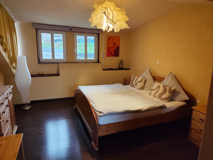 Schlafzimmer 1