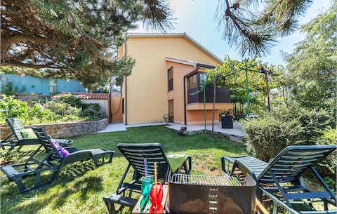 Top Airbnb: Nice apartment in Labin in Ripenda Kras