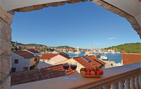 Cozy home in Kukljica with house sea view