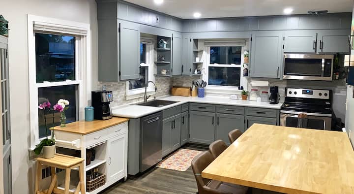 Family Home Located In The Middle Of It All! - Lancaster, PA