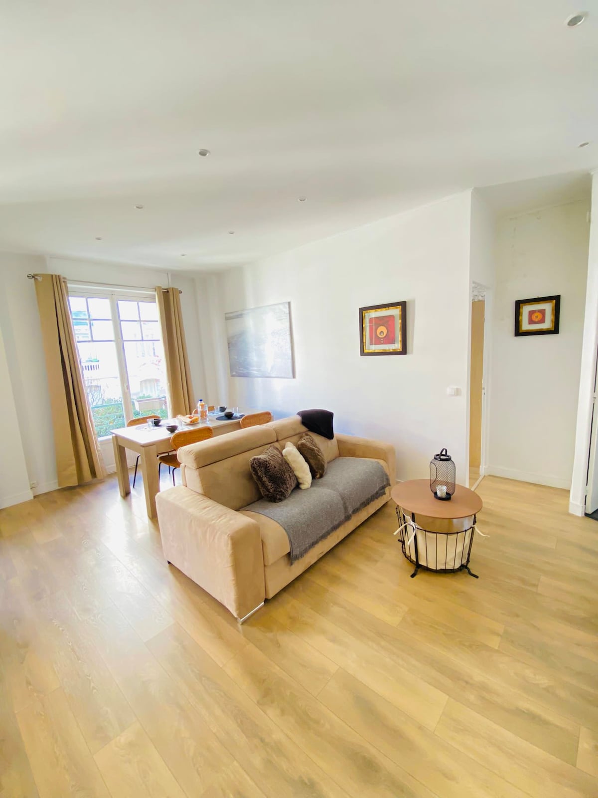 ВСЕКИДНЕВНА С РАЗТЕГАТЕЛЕН ДИВАН 2P И ТРАПЕЗАРИЯ