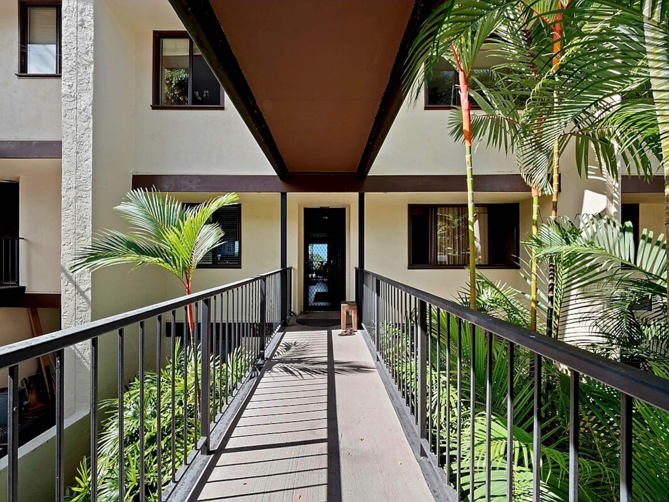 Condo in Kailua-Kona · ★4.9 · 2 bedrooms · 3 beds · 2 private baths - Image 61
