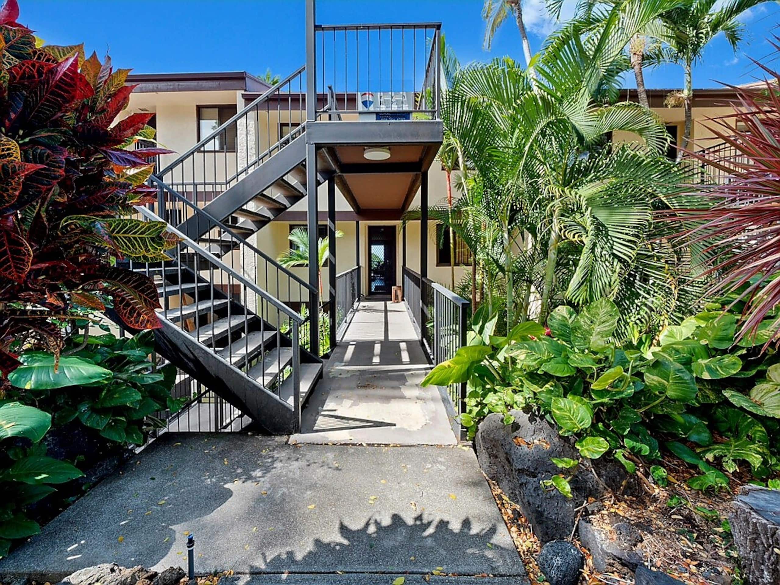 Condo in Kailua-Kona · ★4.9 · 2 bedrooms · 3 beds · 2 private baths - Image 59