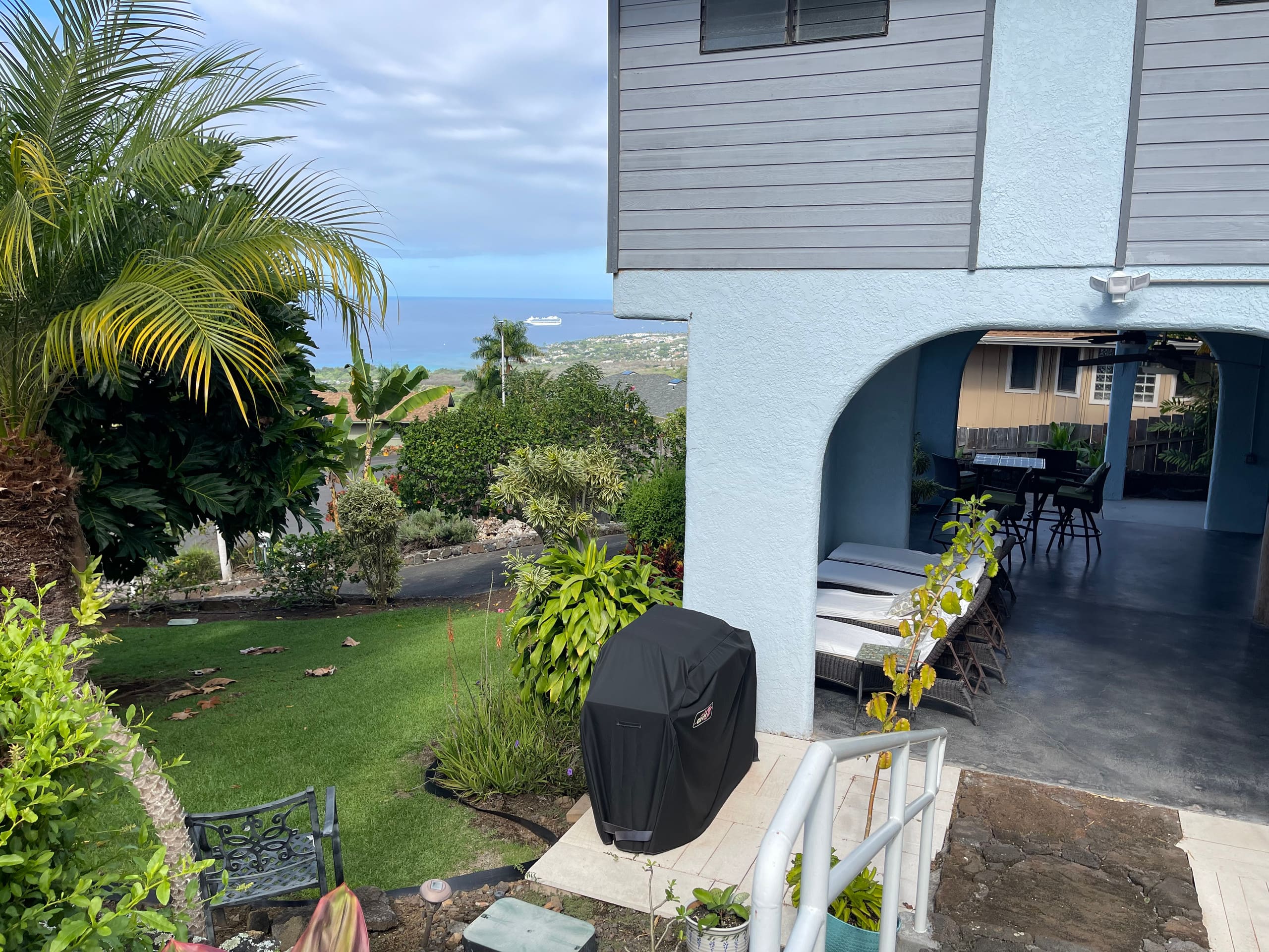 Guesthouse in Kailua-Kona · ★4.96 · 2 bedrooms · 3 beds · 1.5 private baths - Image 8