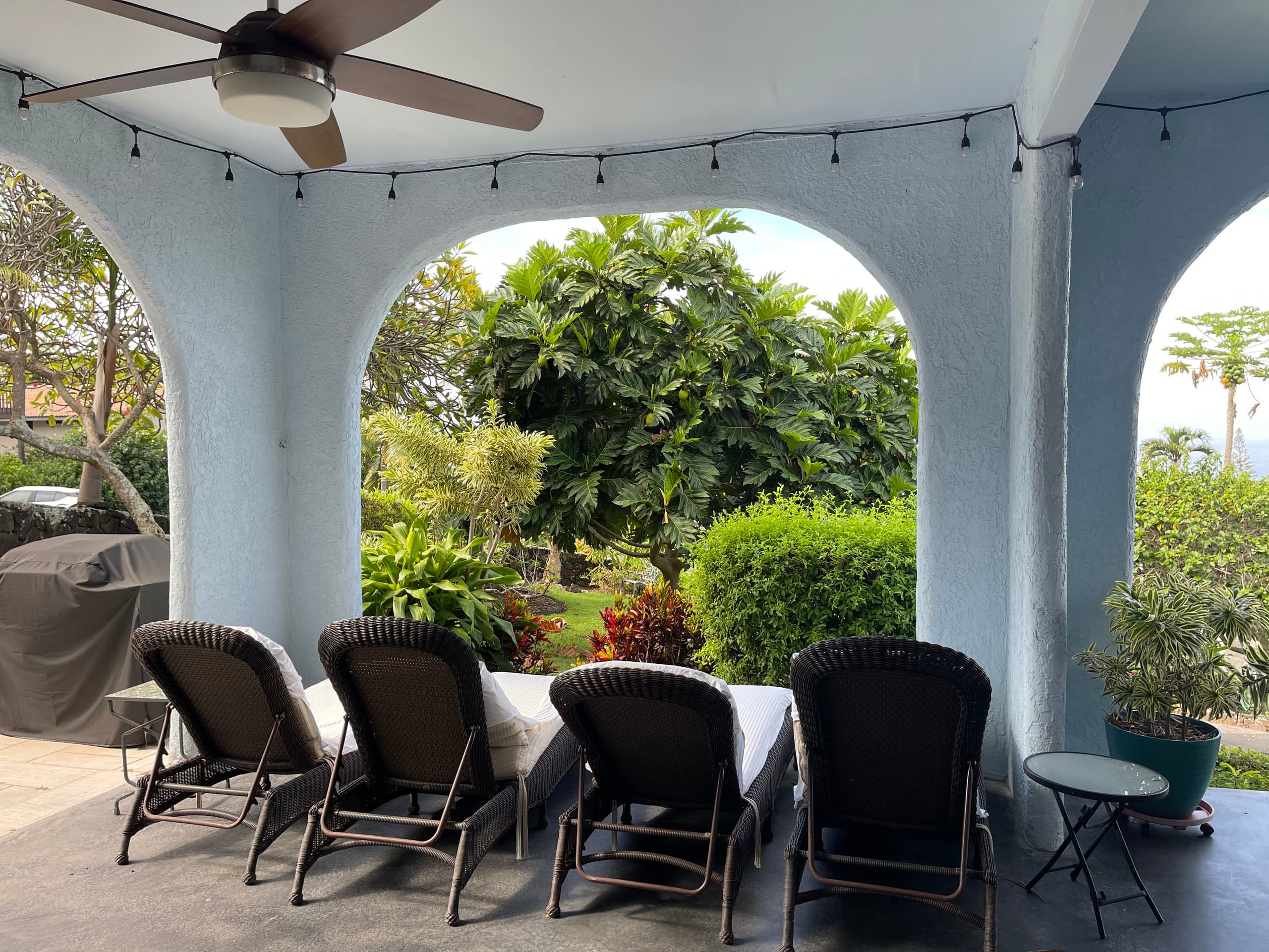 Guesthouse in Kailua-Kona · ★4.96 · 2 bedrooms · 3 beds · 1.5 private baths - Image 9