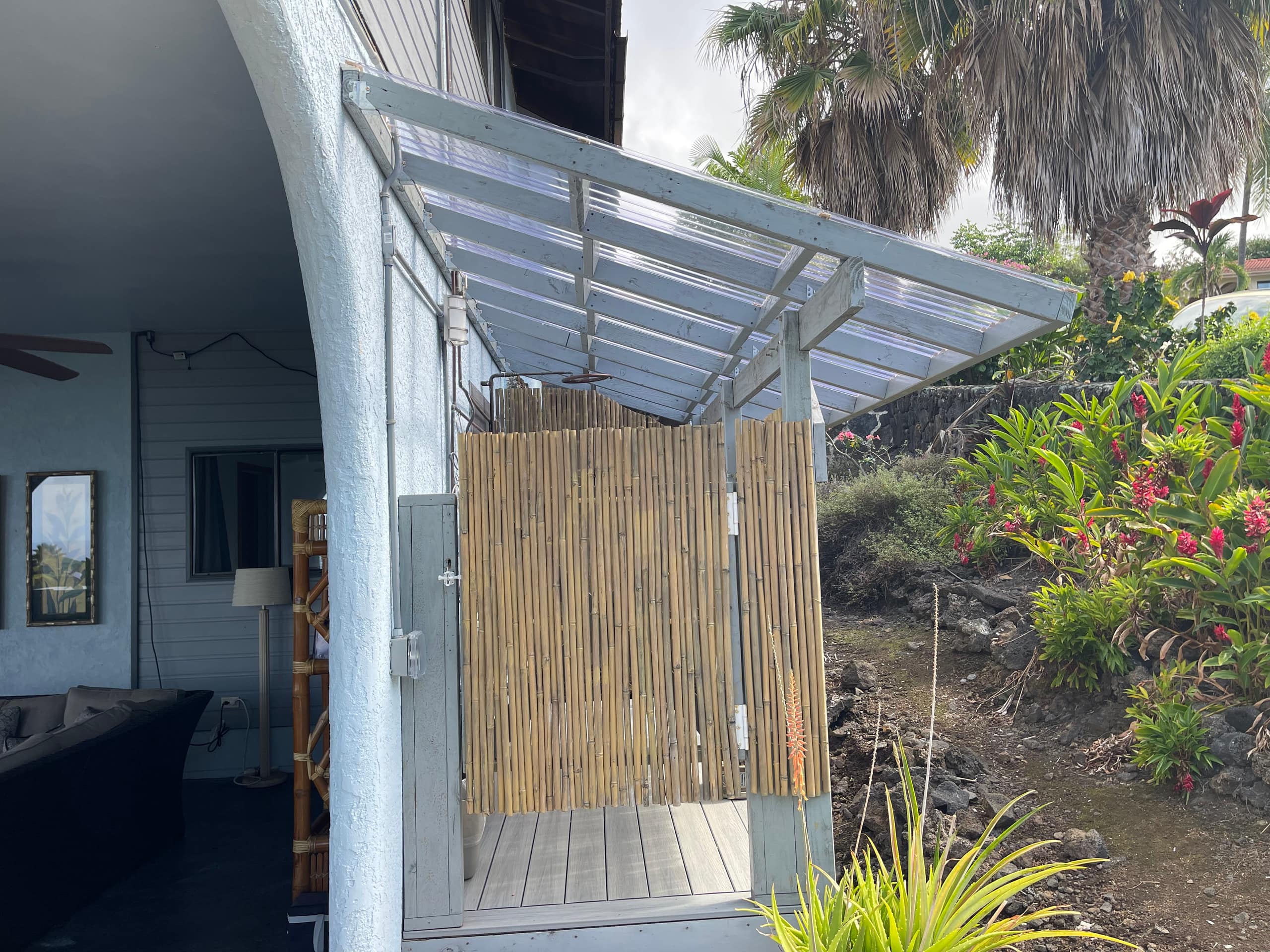 Guesthouse in Kailua-Kona · ★4.96 · 2 bedrooms · 3 beds · 1.5 private baths - Image 1