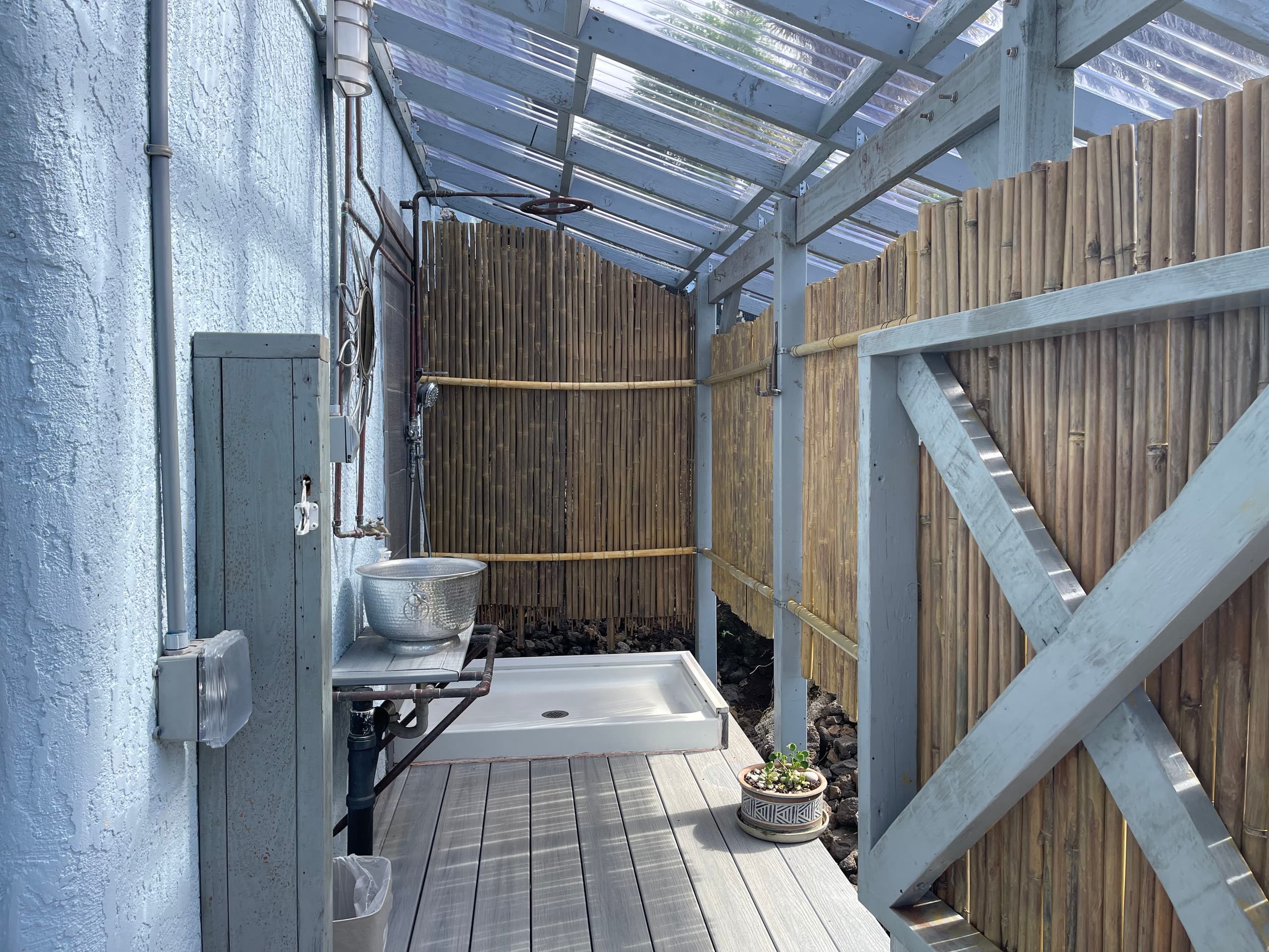 Guesthouse in Kailua-Kona · ★4.96 · 2 bedrooms · 3 beds · 1.5 private baths - Image 2