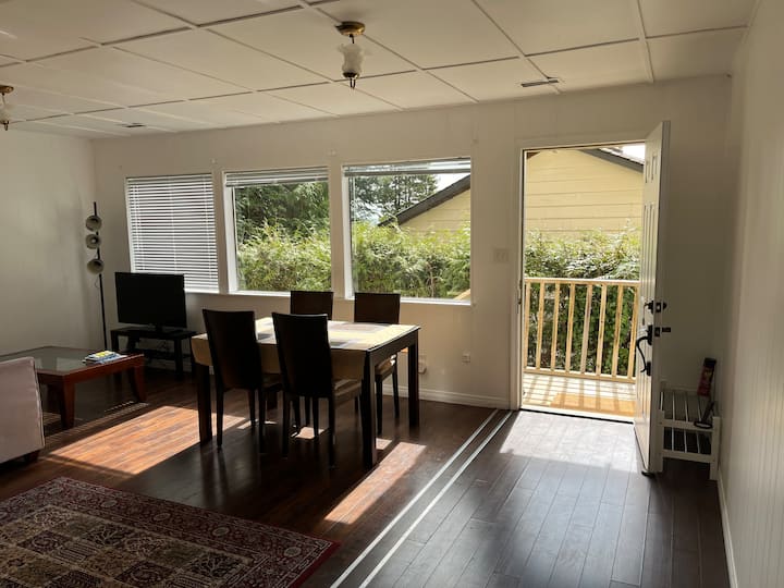 1 Bed/1 Bath W/ Parking - British Properties - 西溫哥華