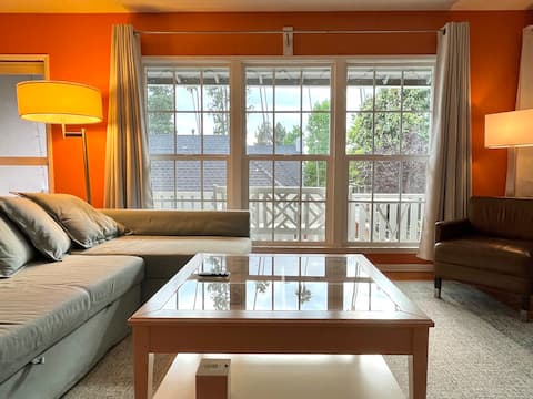 Bright, Warm and Cozy w/Balcony in South Pasadena