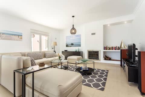 Top Airbnb: Blue Heaven Luxury V5 in Porches
