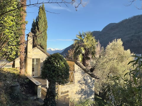 Idyllic house in park-like, large garden